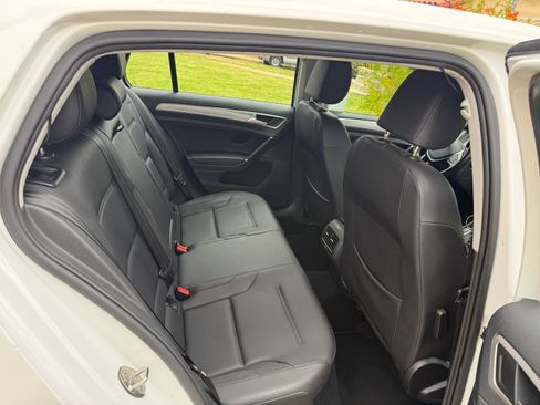 Used 2016 Volkswagen e-Golf SEL Premium FWD image 10