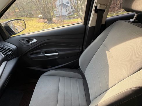 Used 2016 Ford Escape SE w/ Equipment Group 201A image 16