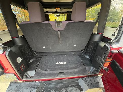 Used 2013 Jeep Wrangler Sport AWD/4WD image 5