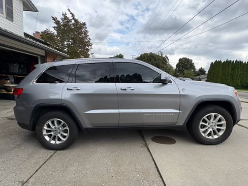 Used 2015 Jeep Grand Cherokee Laredo w/ Quick Order Package 23E AWD/4WD image 5