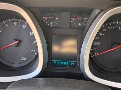 Used 2011 Chevrolet Equinox LT w/ Chrome Appearance Package image 5