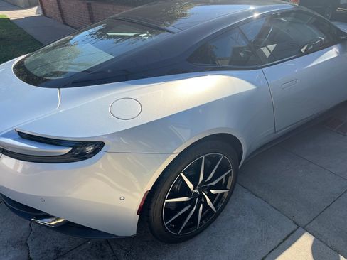 Used 2018 Aston Martin DB11 V12 image 6