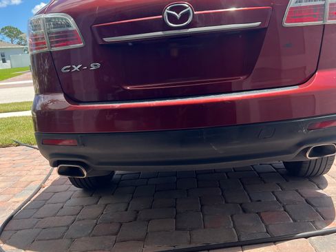 Used 2011 MAZDA CX-9 Touring w/ Moonroof & Bose Audio Pkg FWD image 2