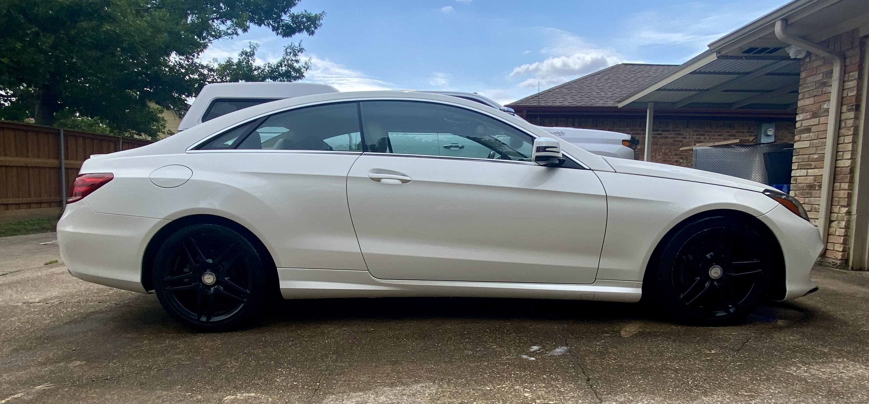 Used 2017 Mercedes-Benz E 400 Coupe image 9