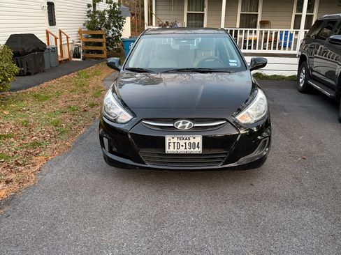 Used 2015 Hyundai Accent GLS image 2