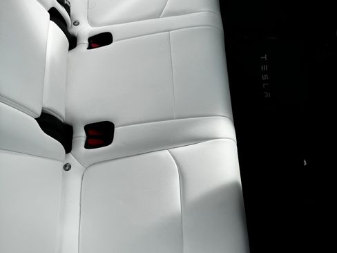 Used 2022 Tesla Model Y Performance image 19