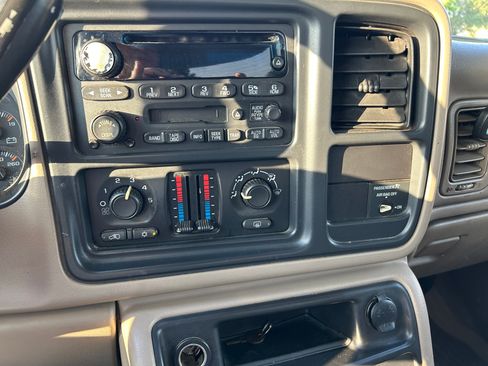 Used 2004 Chevrolet Silverado 2500 LS RWD image 9
