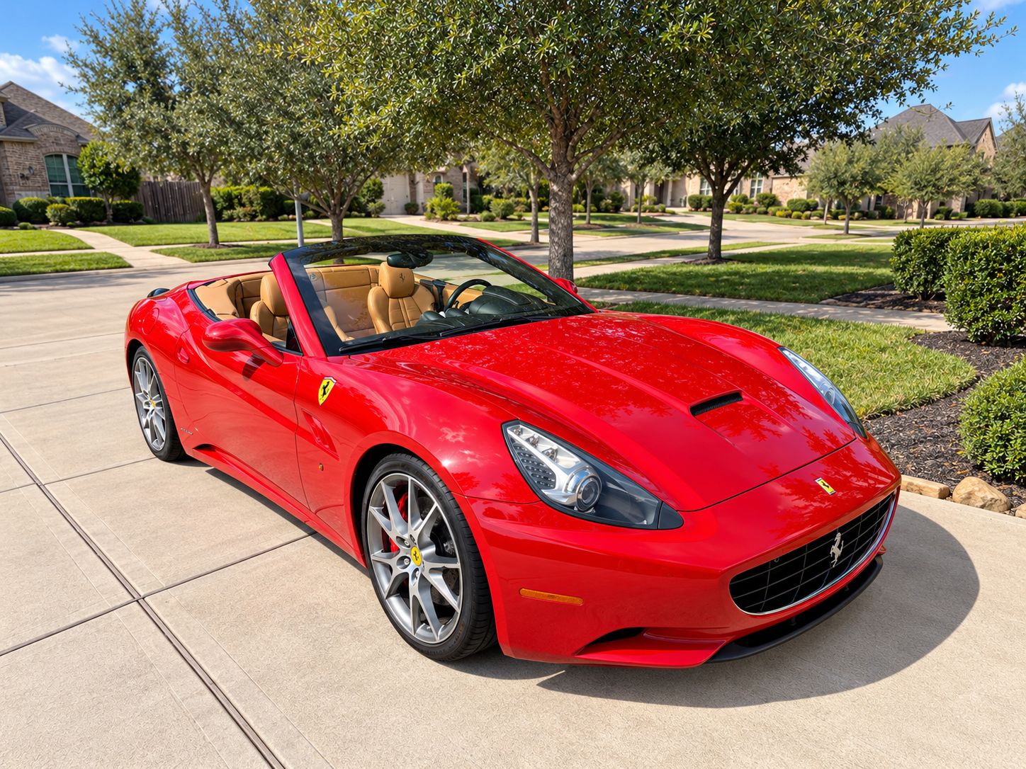 Used 2012 Ferrari California RWD image 1