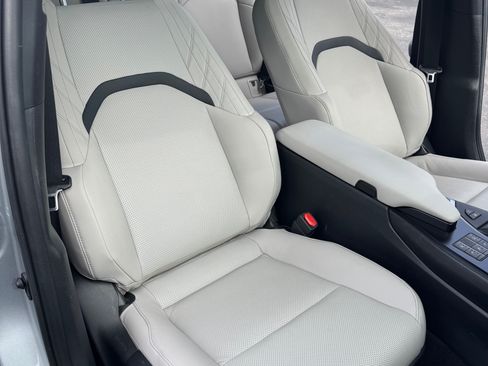 Used 2023 Lexus UX 250h FWD w/ Premium Package image 4