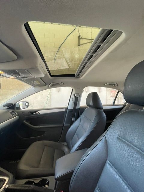 Used 2012 Volkswagen Jetta TDI FWD image 15