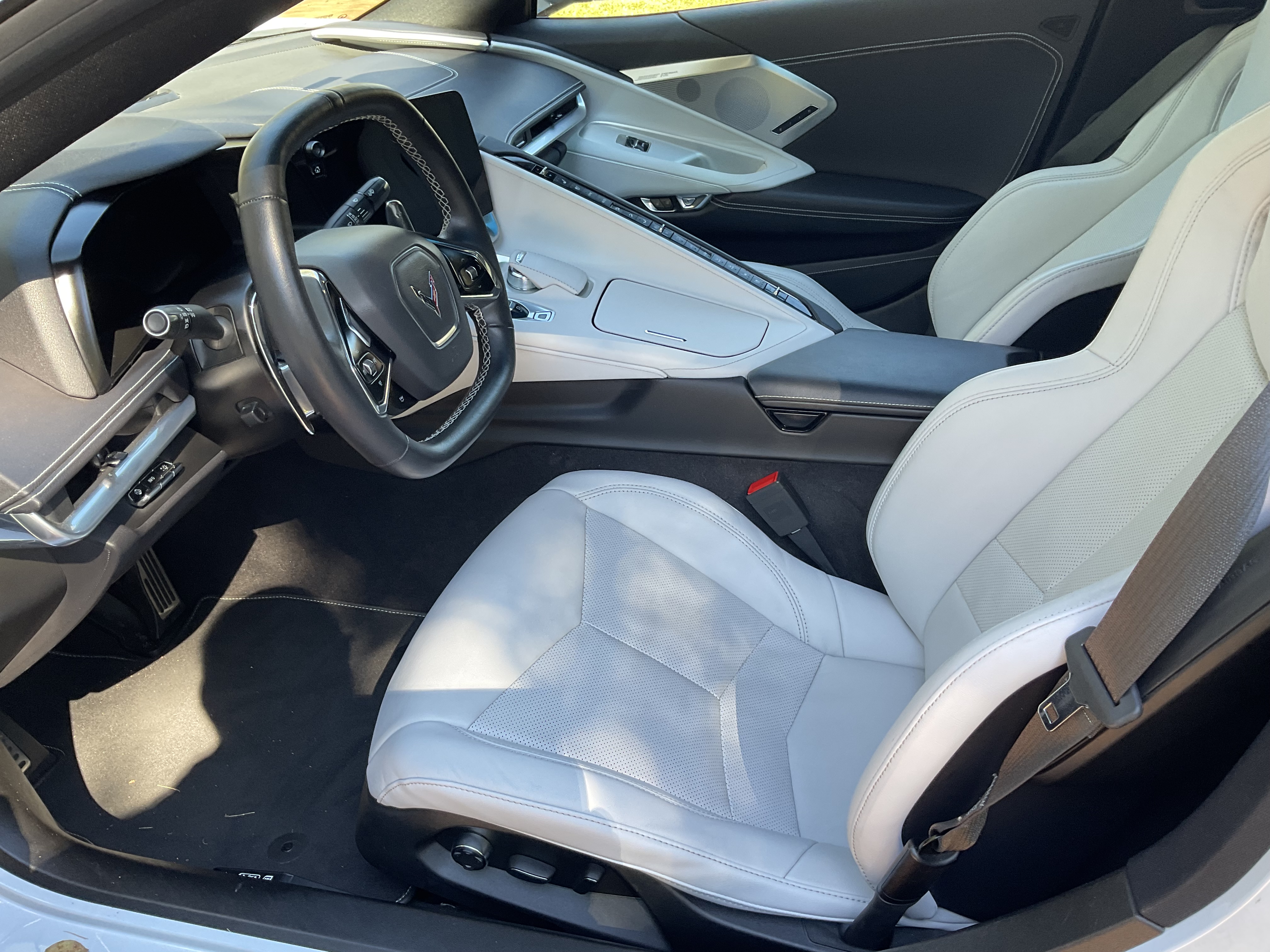 Used 2023 Chevrolet Corvette Stingray Preferred Cpe w/ Z51 Performance Package RWD image 16