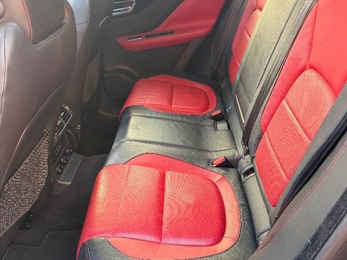 Used 2018 Jaguar F-PACE R-Sport image 17