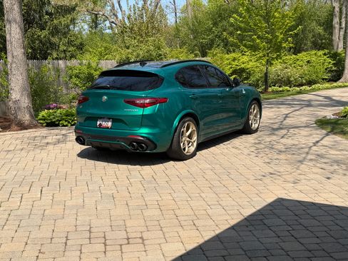 Used 2022 Alfa Romeo Stelvio Quadrifoglio w/ Active Assist Plus Package AWD/4WD image 11