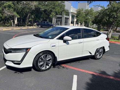 Used 2018 Honda Clarity Touring image 1