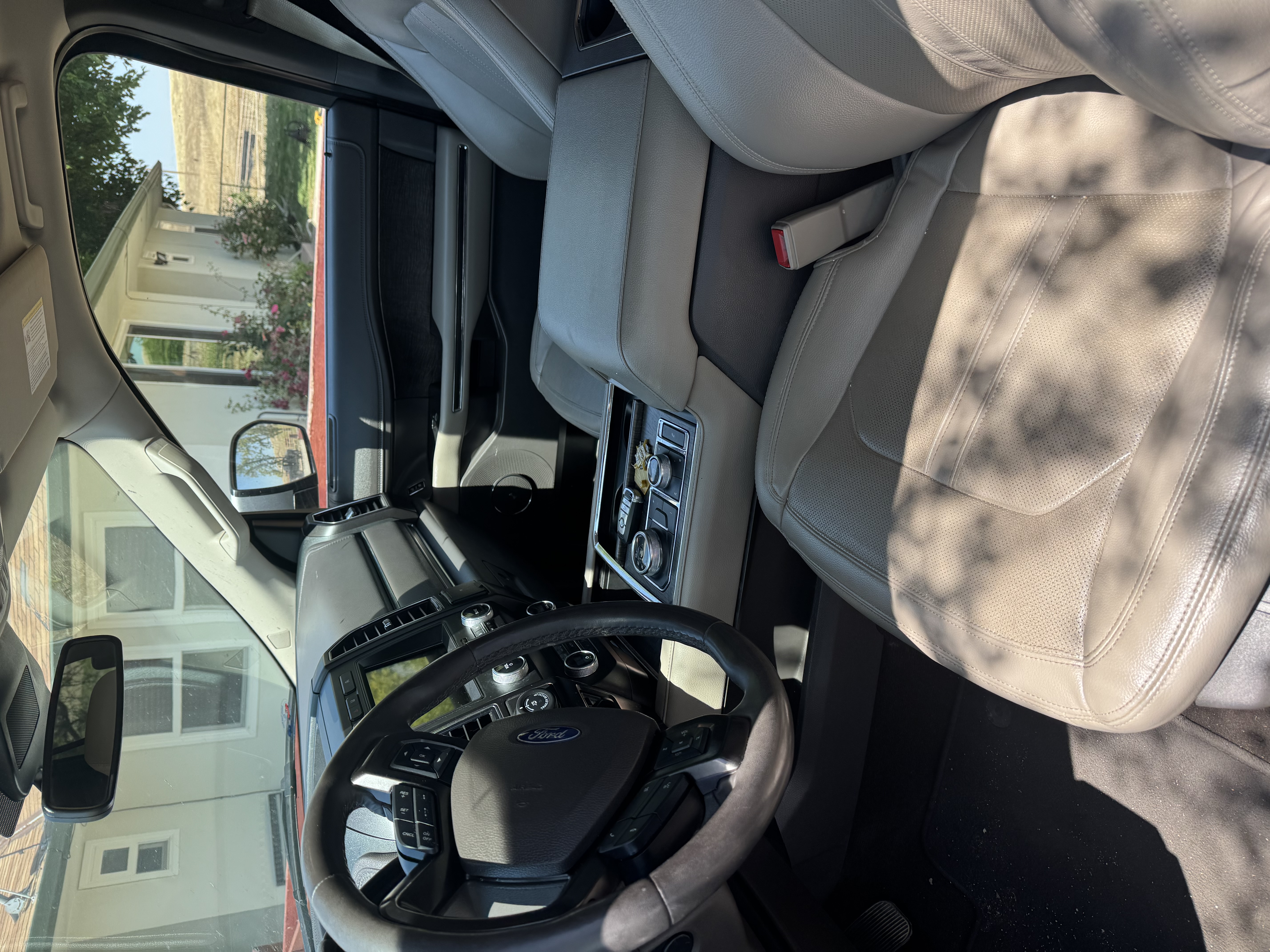 Used 2021 Ford Expedition Max Limited AWD/4WD image 6