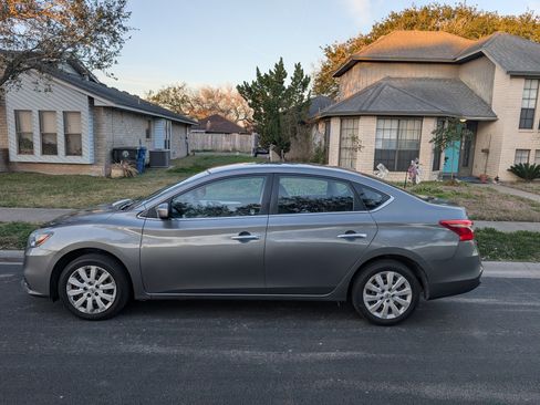 Used 2017 Nissan Sentra S image 8