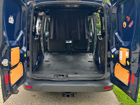Used 2018 Ford Transit Connect XLT FWD image 8