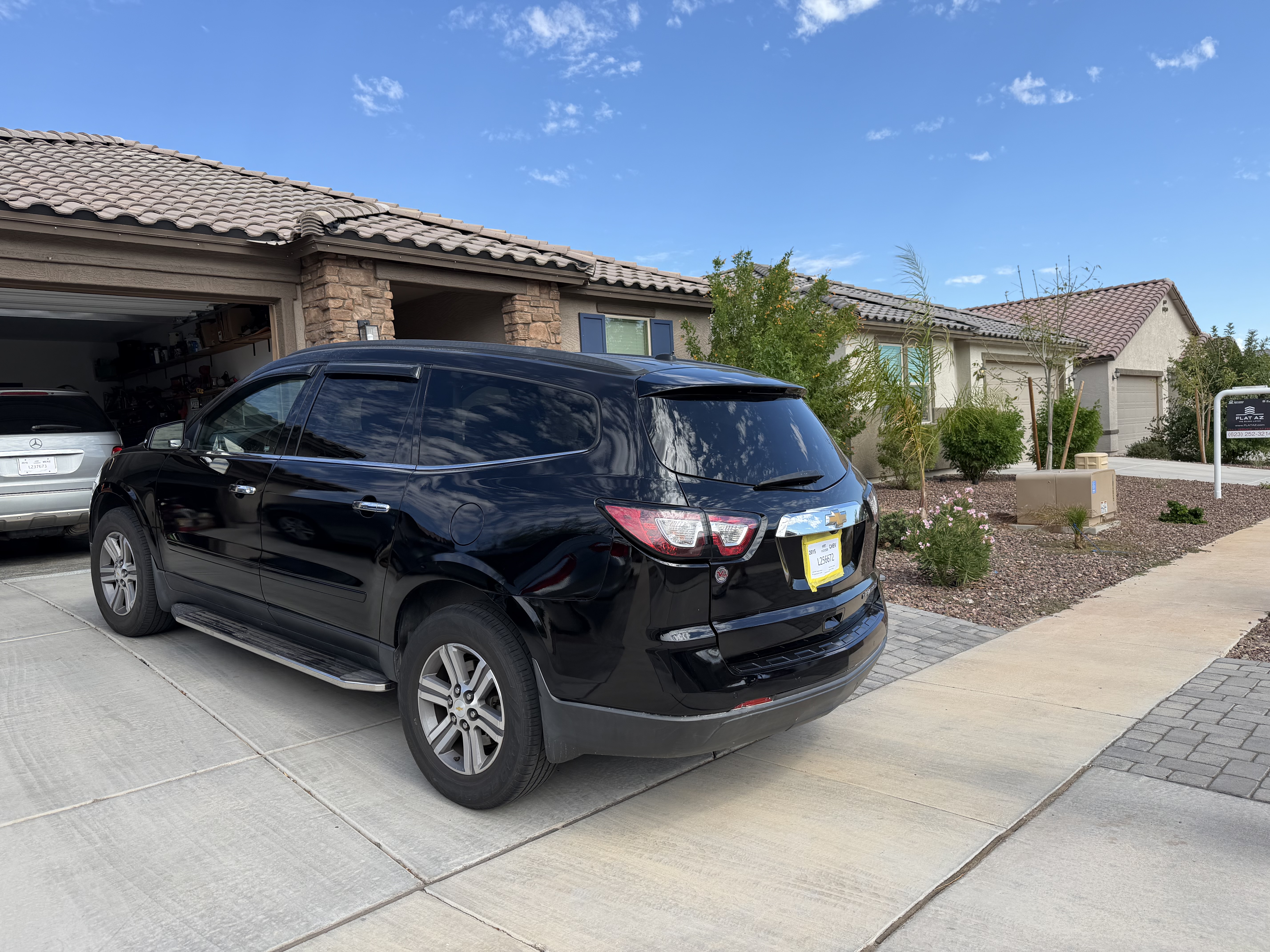 Used 2015 Chevrolet Traverse LT FWD image 1