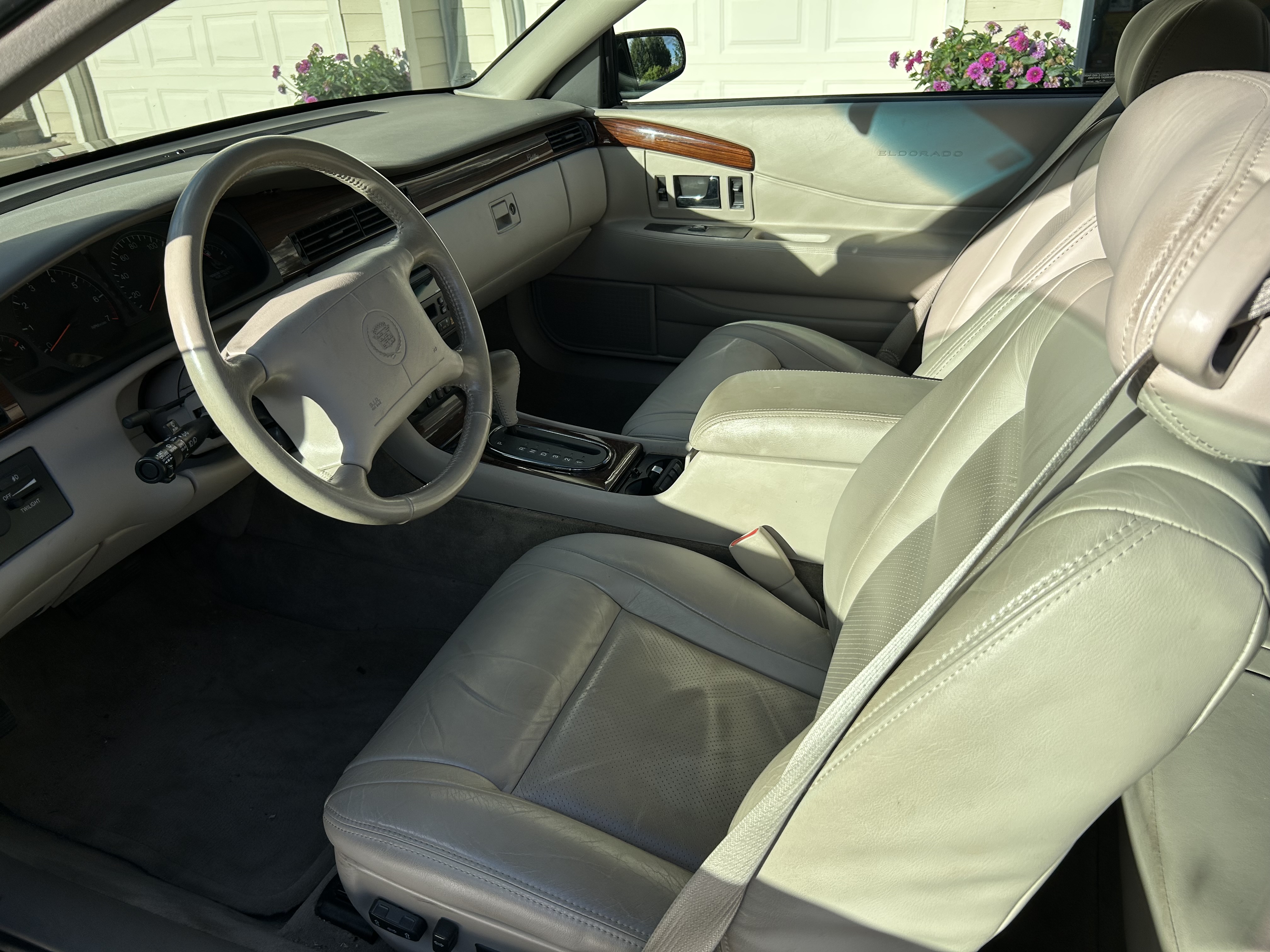 Used 2000 Cadillac Eldorado Touring FWD image 15