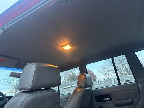 Used 1993 Jeep Cherokee Sport image 10