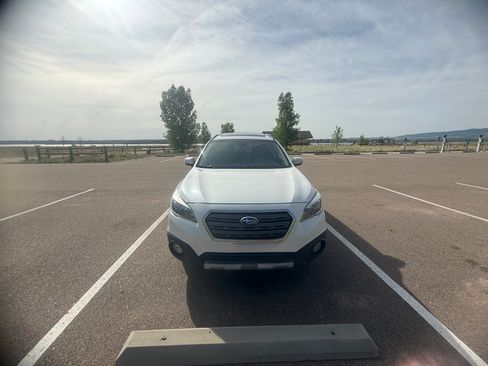 Used 2017 Subaru Outback 3.6R Touring w/ Popular Package #5A AWD/4WD image 2