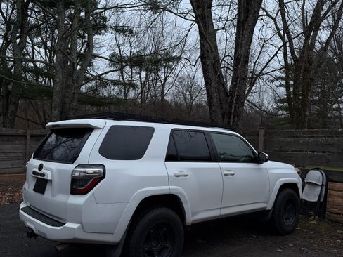 Used 2014 Toyota 4Runner SR5 Premium image 2