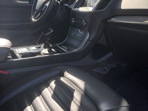 Used 2020 Ford Edge SEL w/ Cold Weather Package image 10