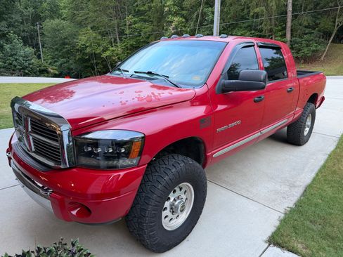 Used 2006 Dodge Ram 3500 Truck Laramie w/ Protection Group AWD/4WD image 4
