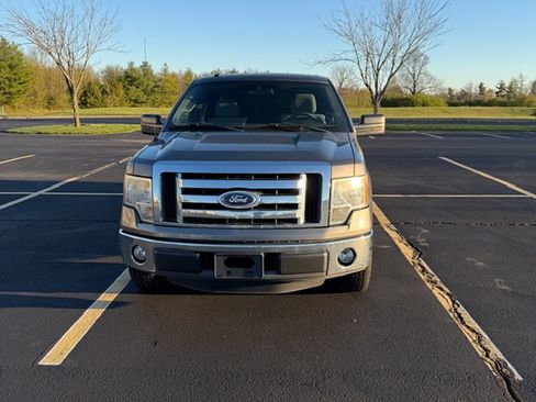 Used 2011 Ford F150 XLT image 2