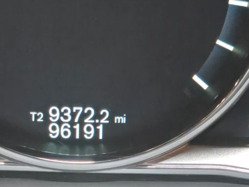 Used 2015 Volvo V60 T6 R-Design Platinum image 18