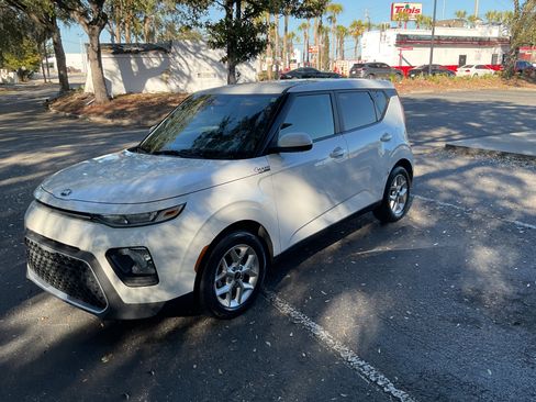 Used 2021 Kia Soul S image 4