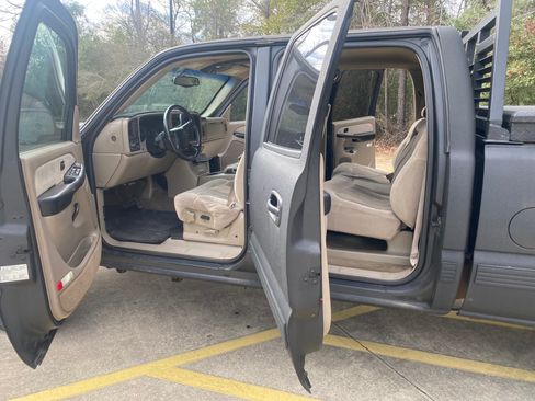 Used 2002 Chevrolet Silverado 2500 LS w/ Electrical Convenience Pkg image 14