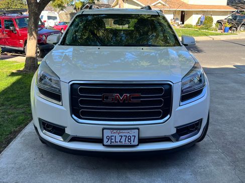 Used 2014 GMC Acadia SLT image 2