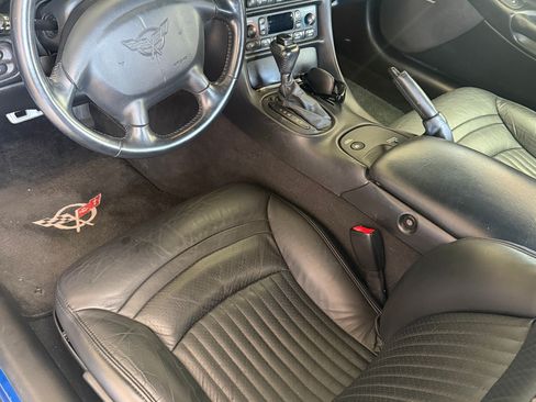 Used 2002 Chevrolet Corvette Coupe w/ Preferred Equipment Group2 RWD image 24
