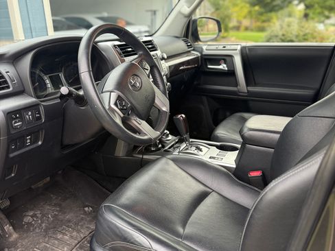 Used 2018 Toyota 4Runner Limited AWD/4WD image 5
