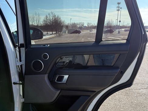 Used 2018 Land Rover Range Rover HSE image 23