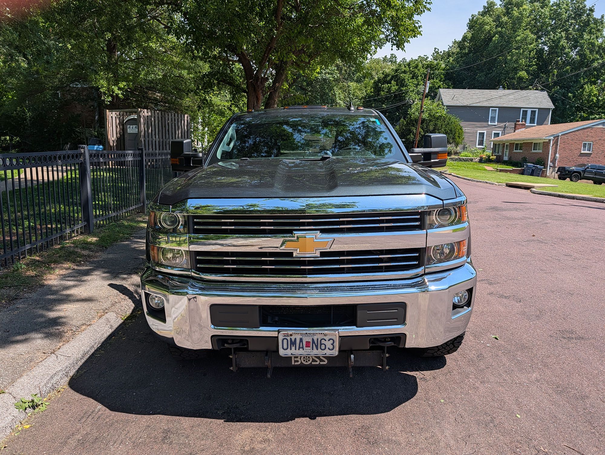 Used 2017 Chevrolet Silverado 2500 LT AWD/4WD image 2