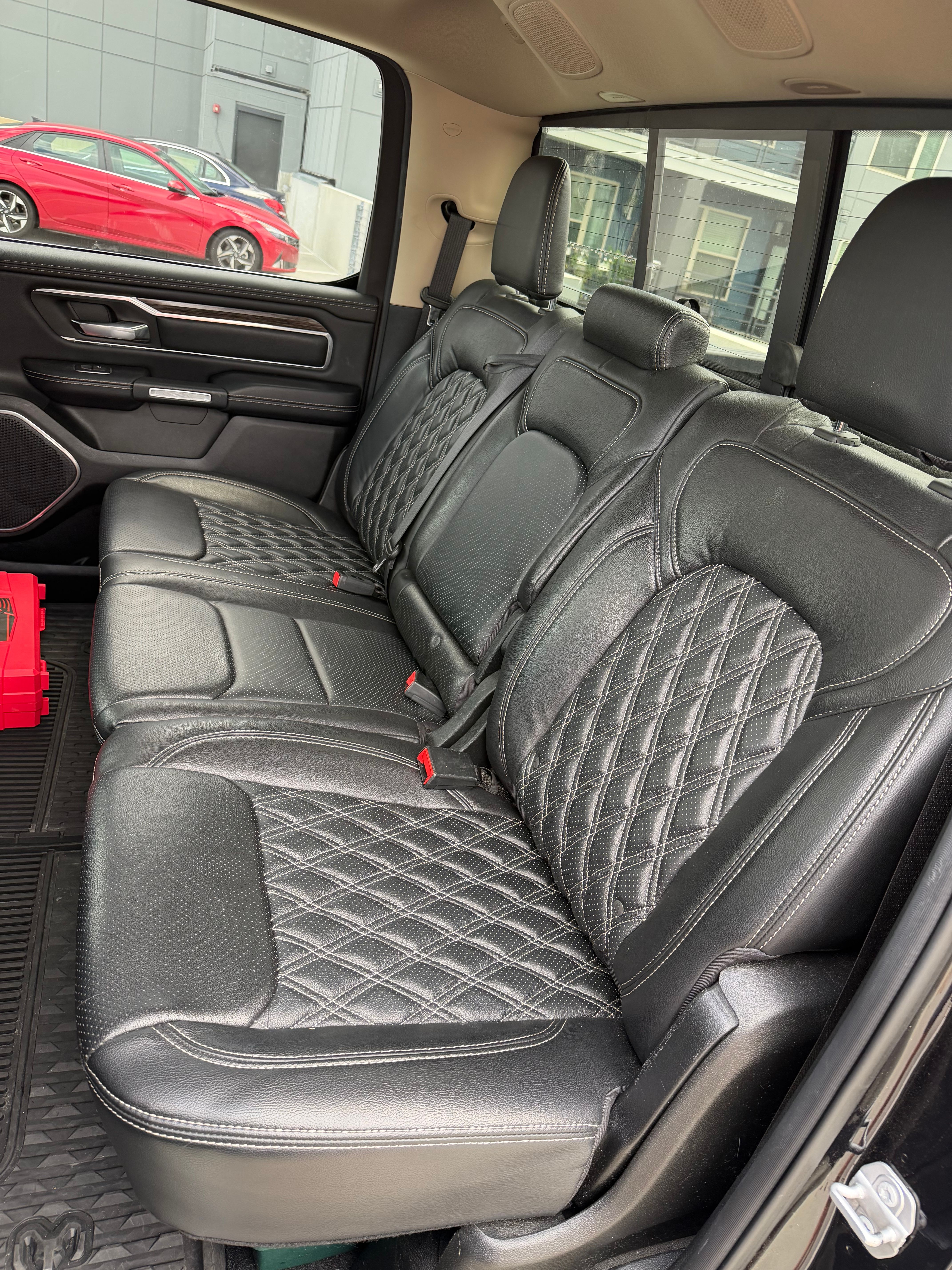 Used 2019 RAM 1500 Laramie AWD/4WD image 29