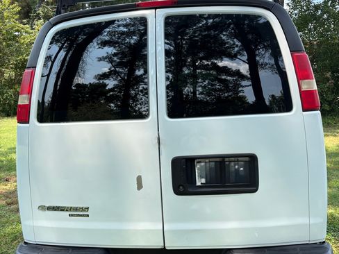 Used 2012 Chevrolet Express 2500 w/ Cold Climate Package RWD image 6