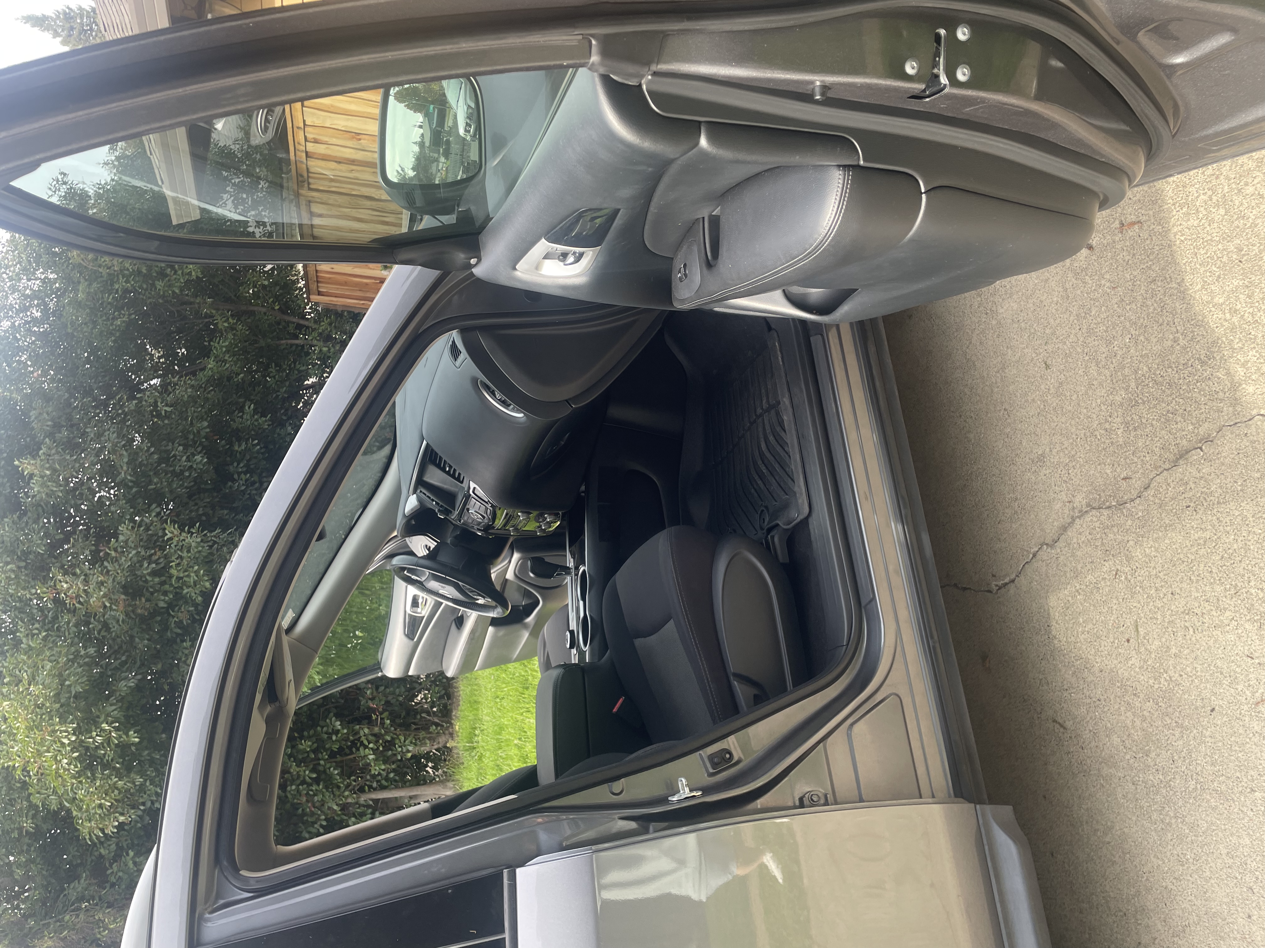 Used 2019 Nissan Pathfinder SV AWD/4WD image 10