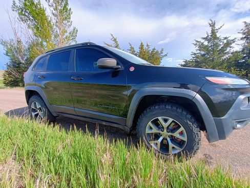 Used 2015 Jeep Cherokee Trailhawk image 1