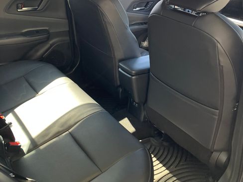 Used 2023 Toyota Prius Limited image 15