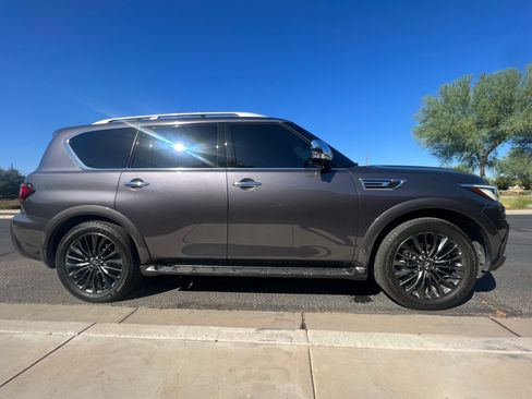 Used 2022 INFINITI QX80 Sensory w/ All-Season Package image 10