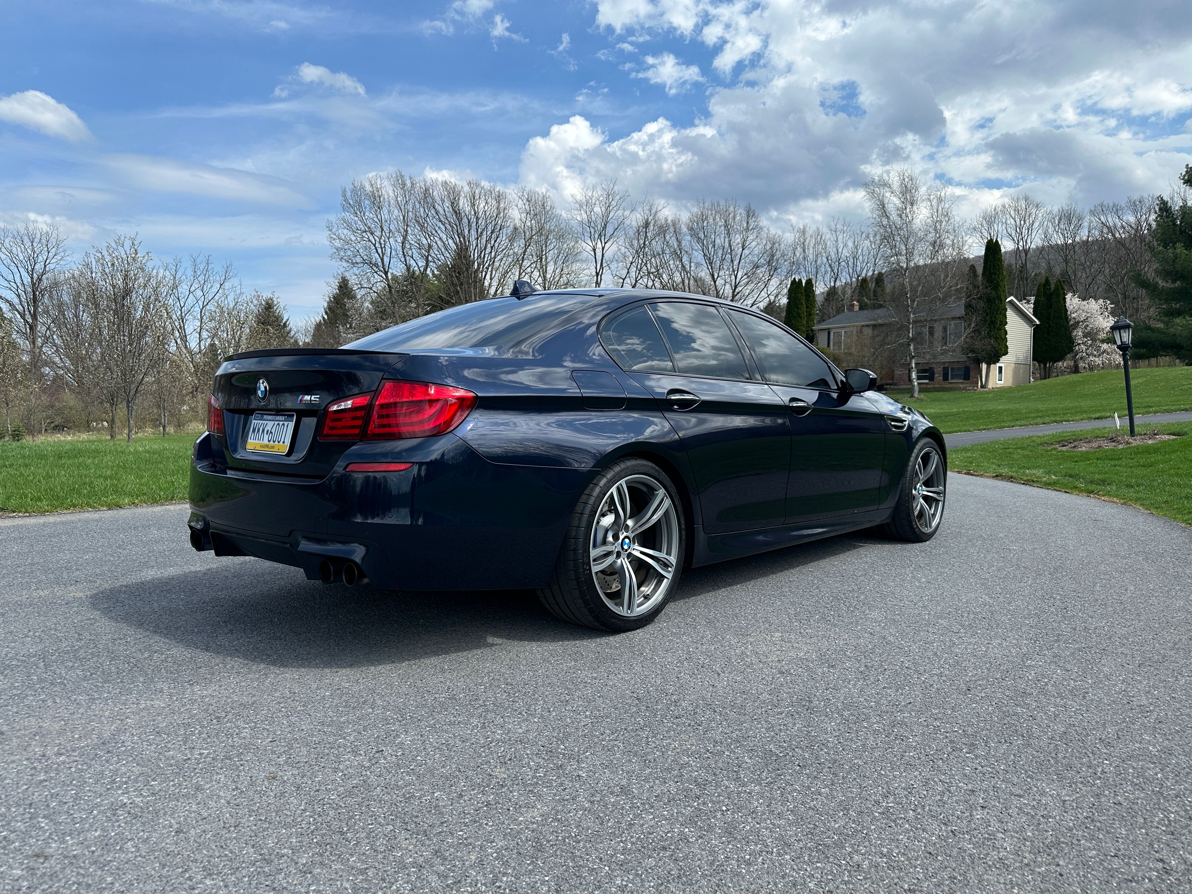 Used 2013 BMW M5 RWD image 4