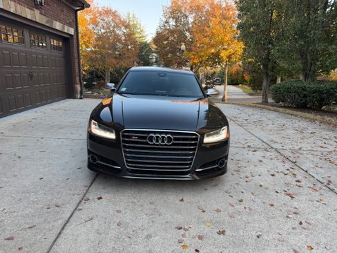Used 2015 Audi S8 image 10