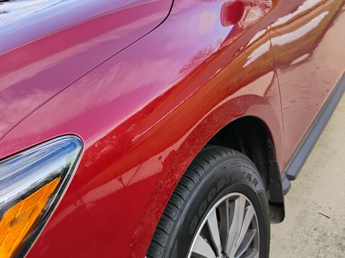 Used 2017 Nissan Pathfinder S image 11