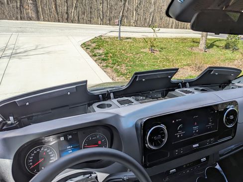 Used 2022 Mercedes-Benz Sprinter 2500 image 5