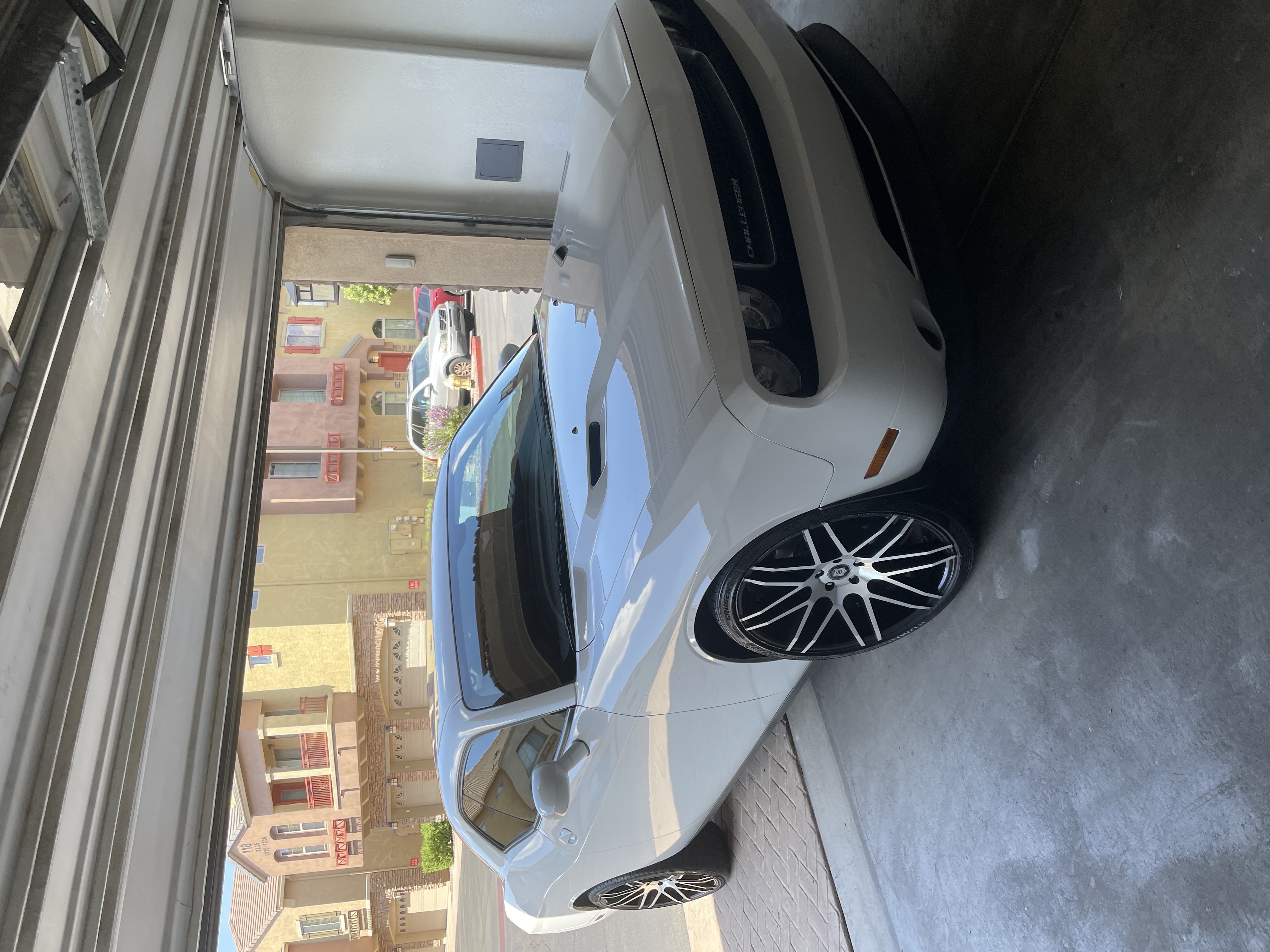 Used 2013 Dodge Challenger SXT RWD image 1