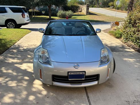 Used 2006 Nissan 350Z Touring image 10