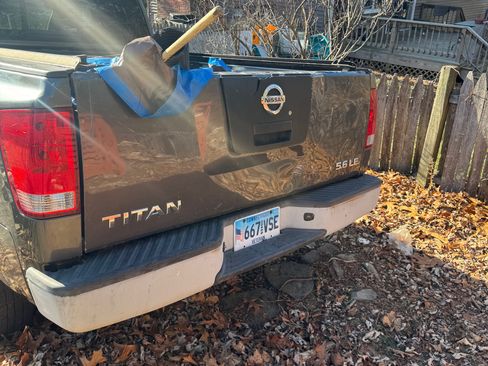 Used 2005 Nissan Titan LE w/ (S01) Side-Airbag Pkg w/ VDC image 9